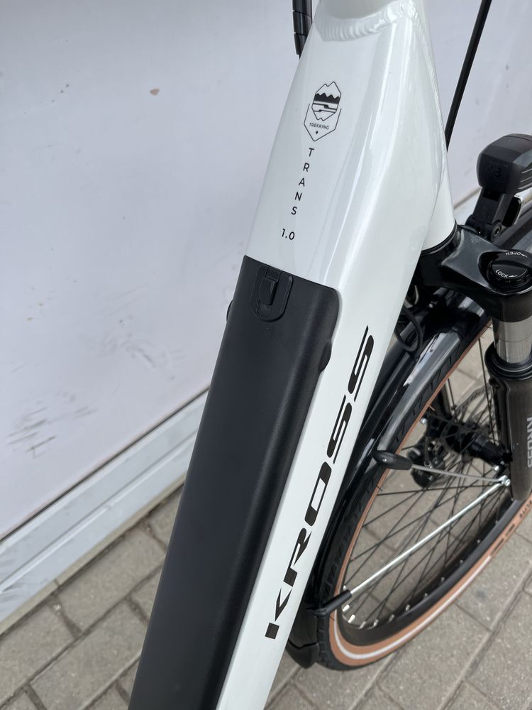 Rower elektryczny Kross Trans Hybrid 1.0 522 Biały