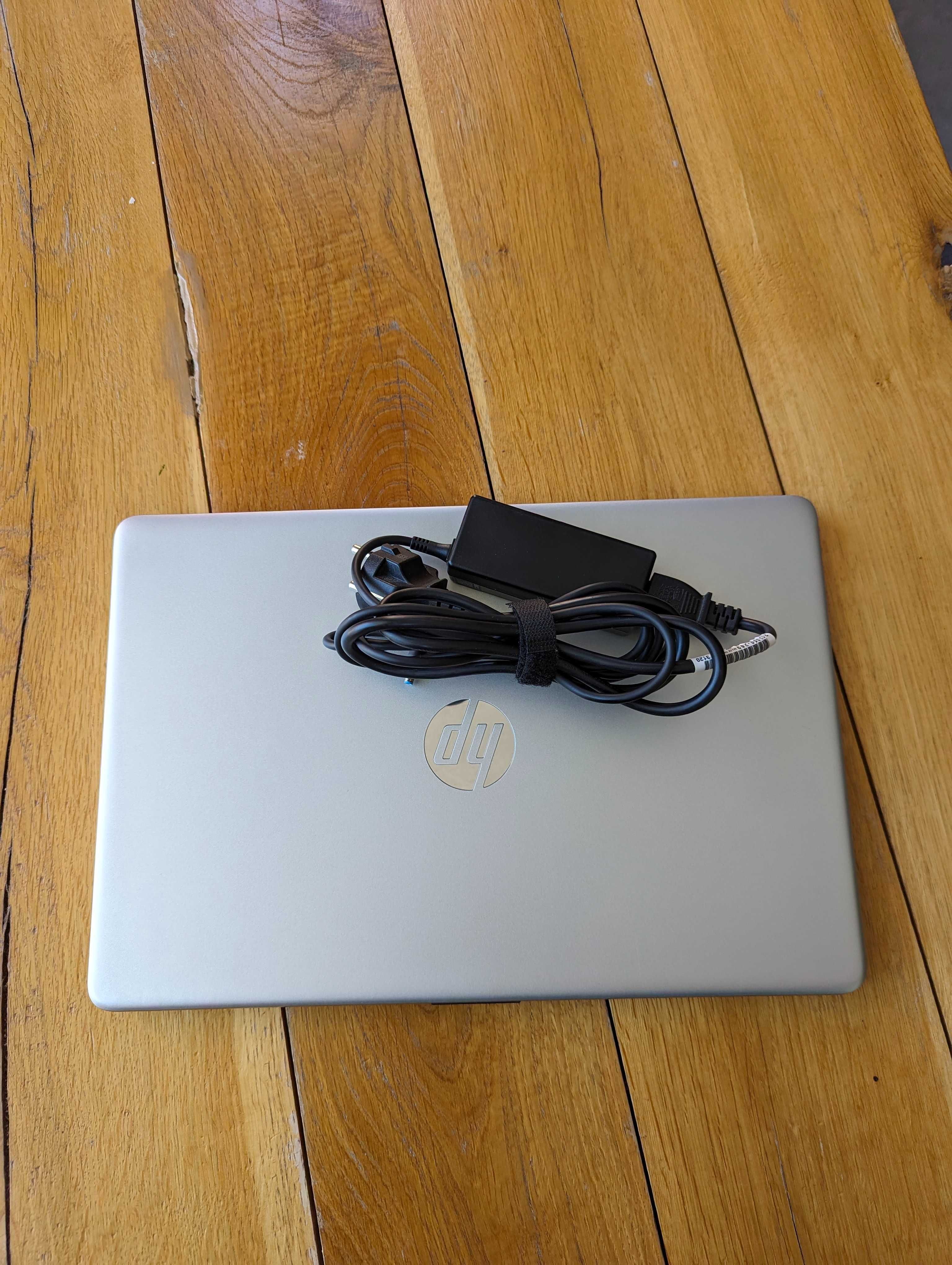 Laptop HP 15s-eq1029nw - lekki i szybki laptop do pracy