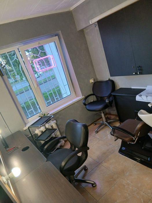 Рабоче місце для манікюра кабинет кушетку оренда салон