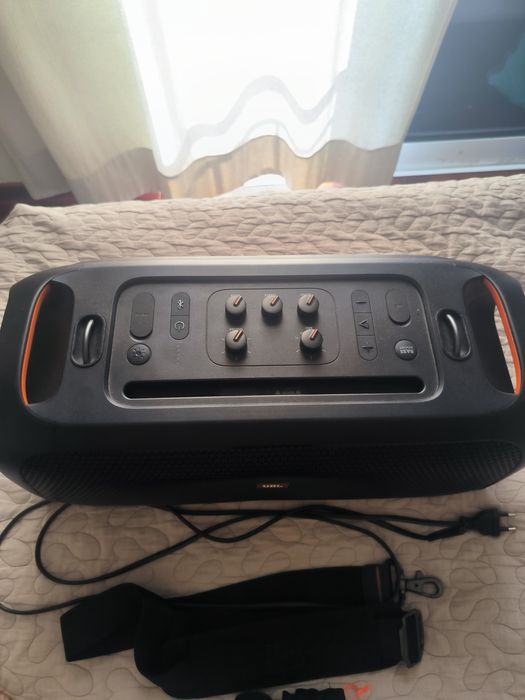 JBL partybox on the go