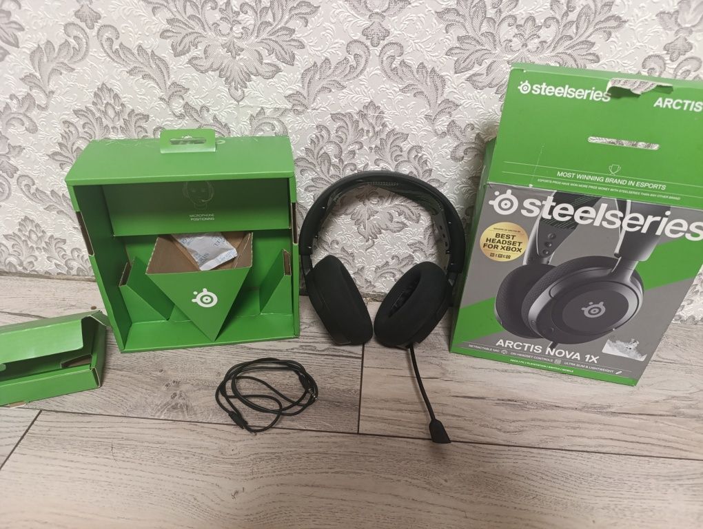 Игрові навушники Steelseries Arctis Nova 1x