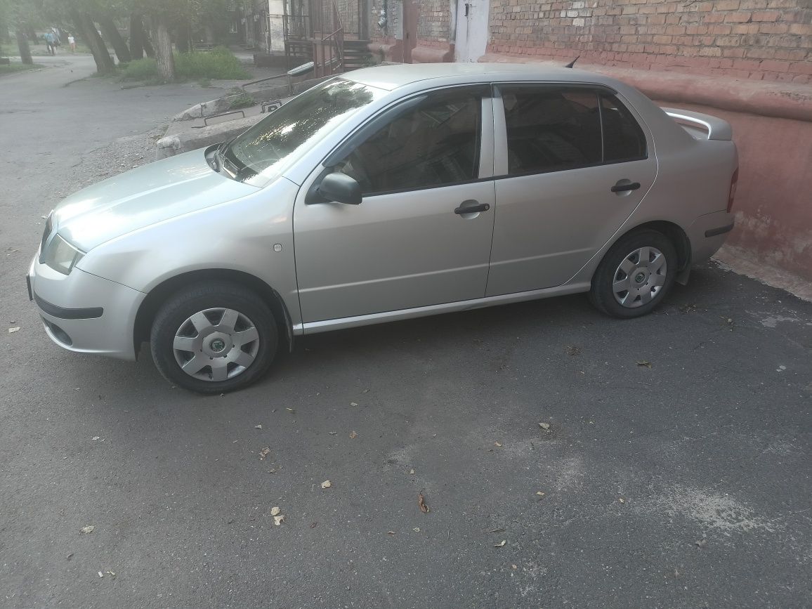 Fabia Sedan 2006 1,2 (rest, офіційна), газ/бенз, конд, зимові колеса