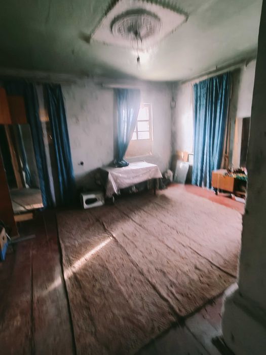 Бабинці - продам будинок цегляний з великою ділянкою !