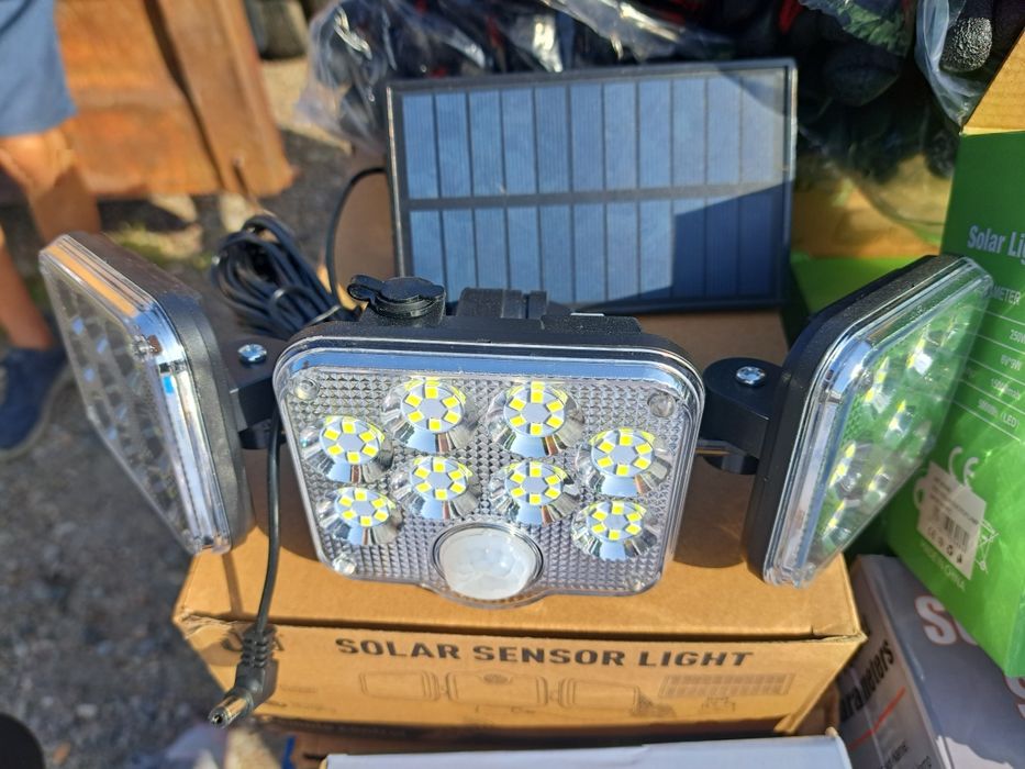 Lampa solarna 3-ramienna