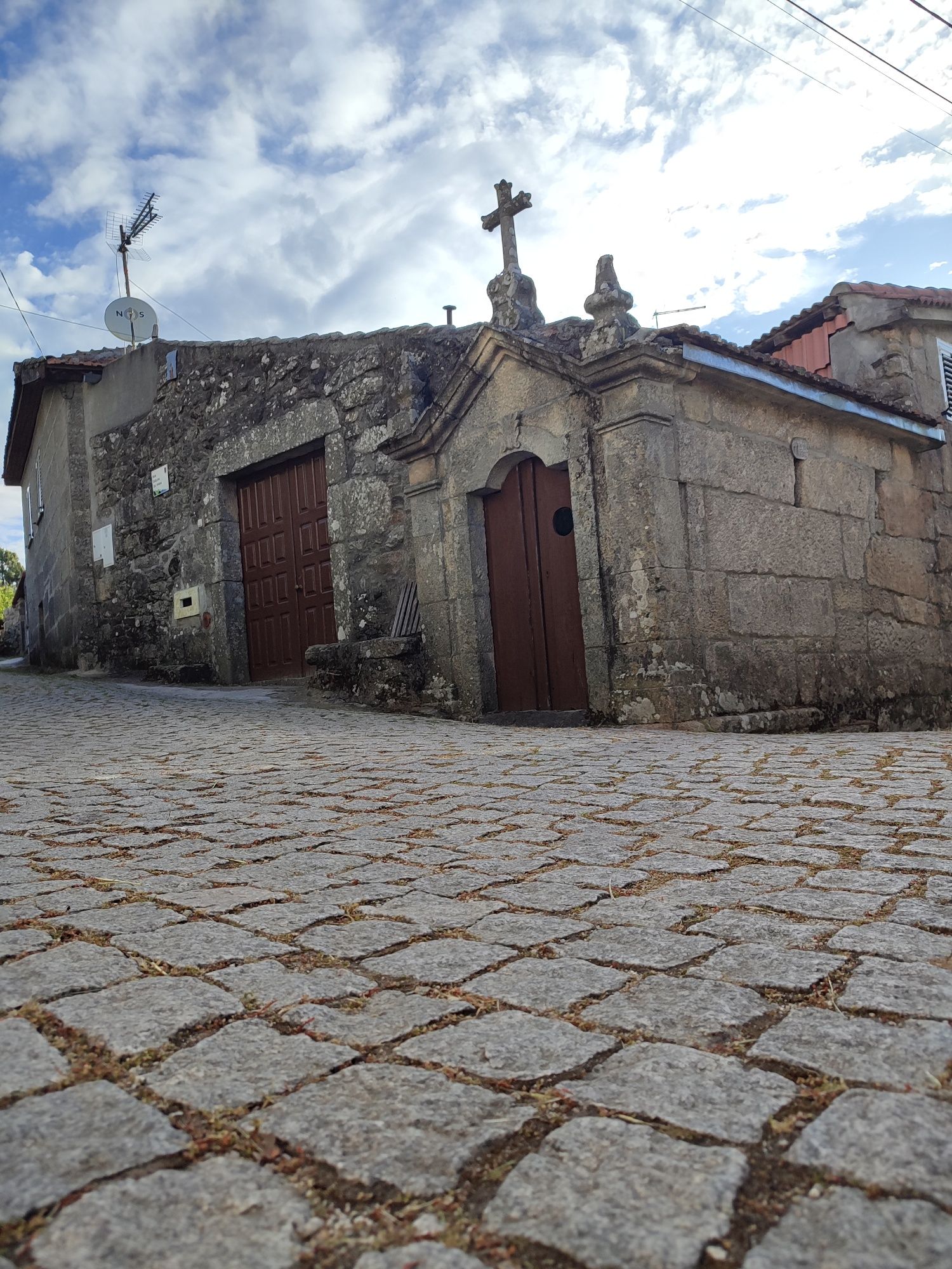Casa com capela T3