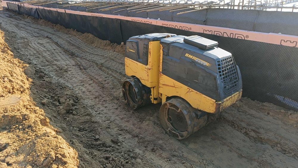 Walec okołkowany Bomag BMP 8500