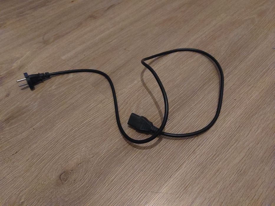 Xbox360 + 1 pad zasilacz i 3 gry.