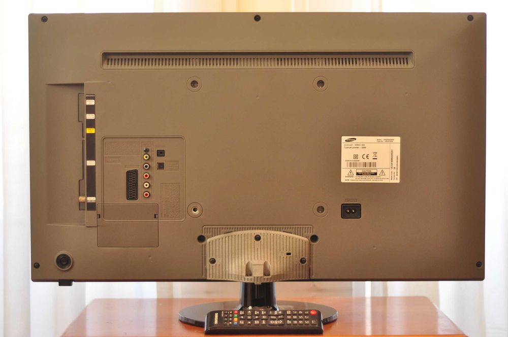 televisão LED Samsung 32" em excelente estado como nova