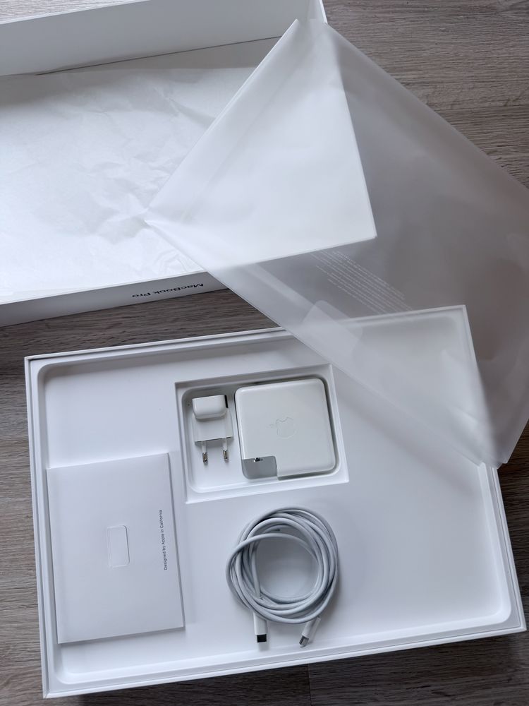 MacBook Pro 15” (2019)