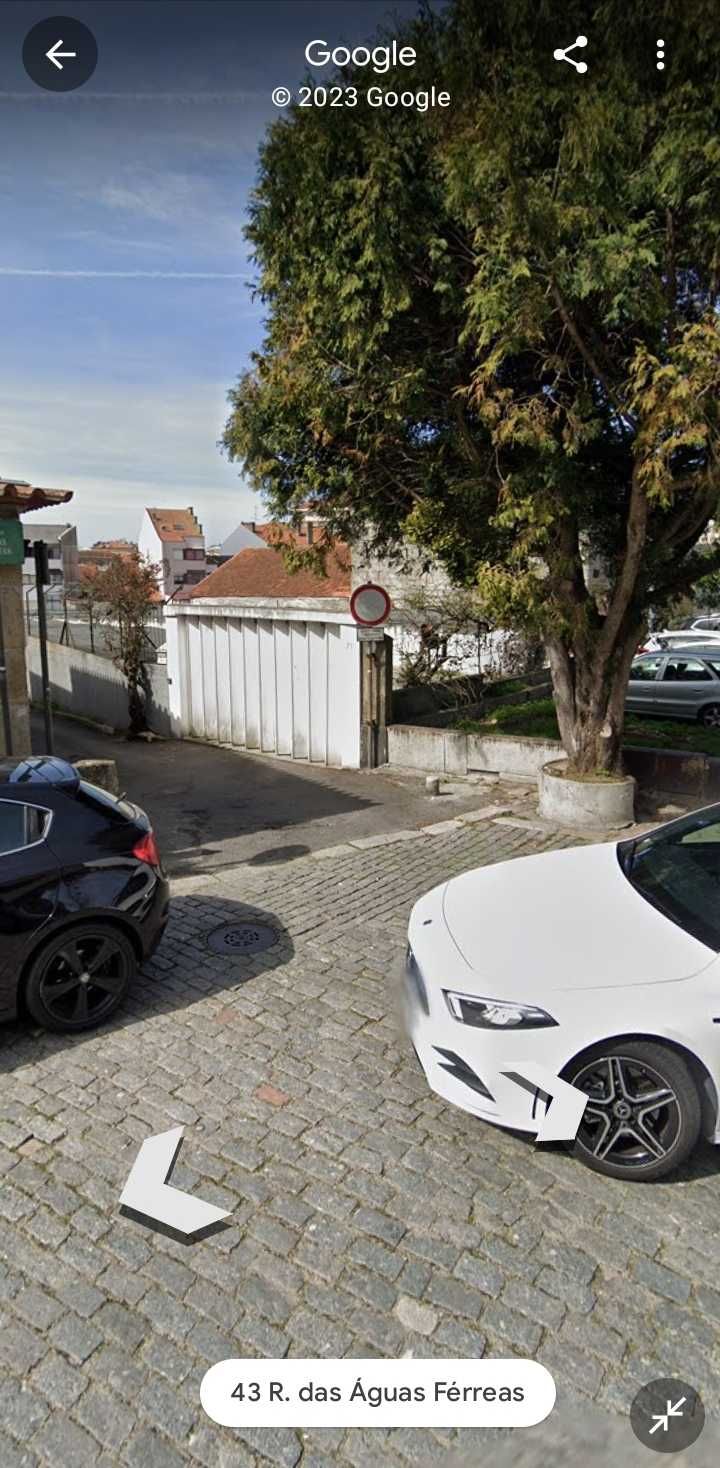 Garagem fechada ao metro Lapa-Zona Boavista/Cedofeita