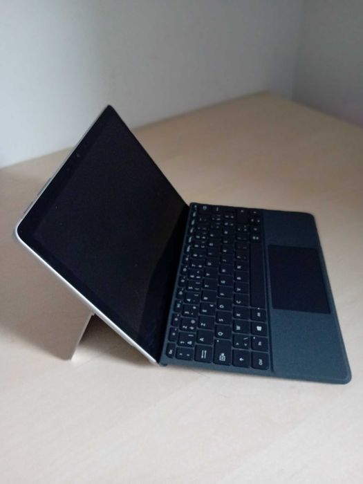 Laptop Microsoft Surface Go 2 / Stan bardzo dobry
