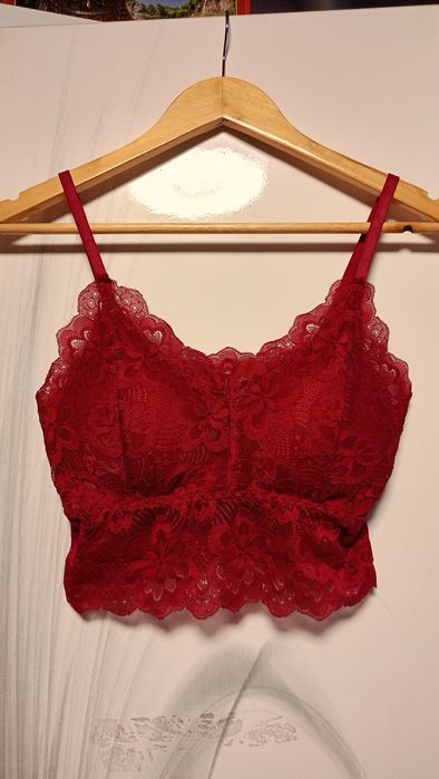 Червоний топ, мереживо і пуш-ап. Розмір М