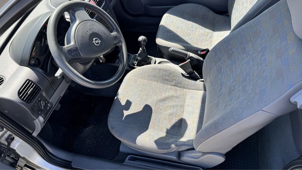 Opel corsa C 1.0