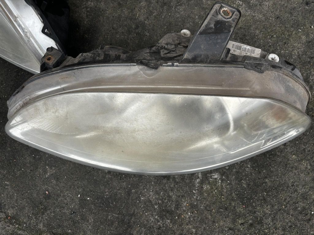 Lampy przednie Fiat Croma