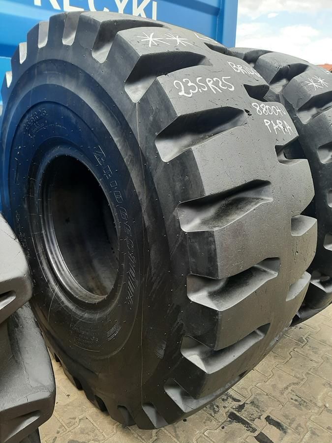 2x Opona używana przemysłowa 23.5R25 BRIDGESTONE 4400zł(szt.) W4509