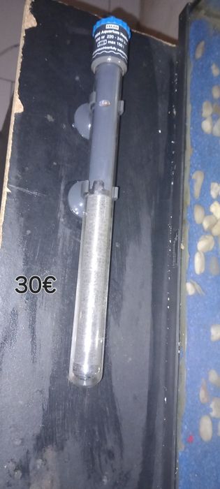 Aquario e maquina de aquecer agua