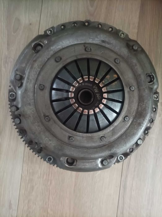 Dwumasa sprzęgło skoda Romster 2011 VW B-8080 AG 03L 141 032 A