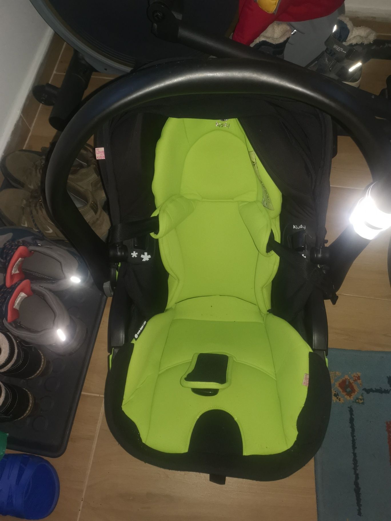 Fotelik samochodowy Kiddy 0-13 kg, z bazą isofix, nie Cybex, britax