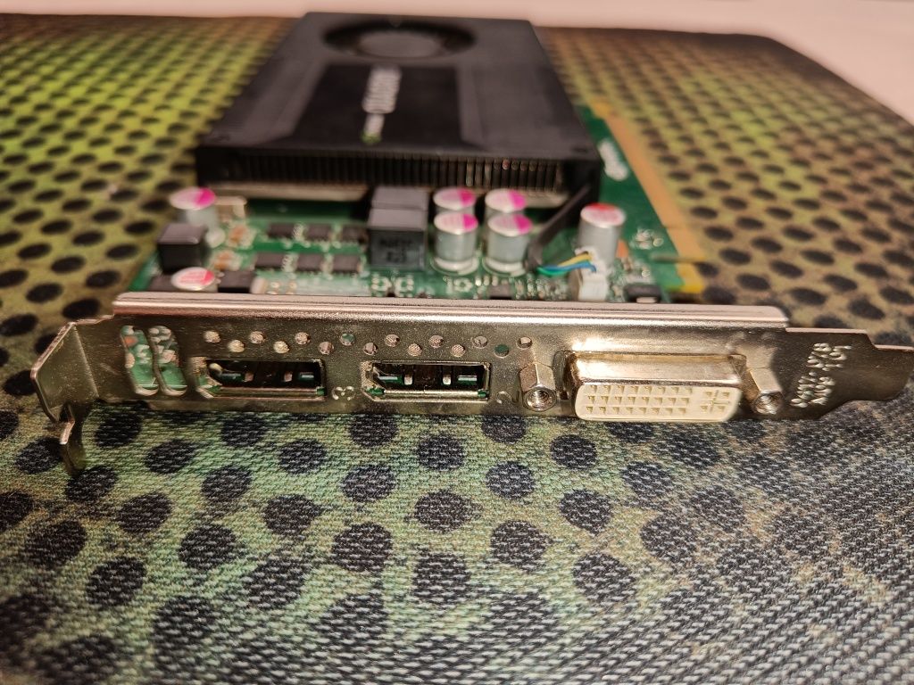 Відеокарта Nvidia Quadro K2000 не робоча