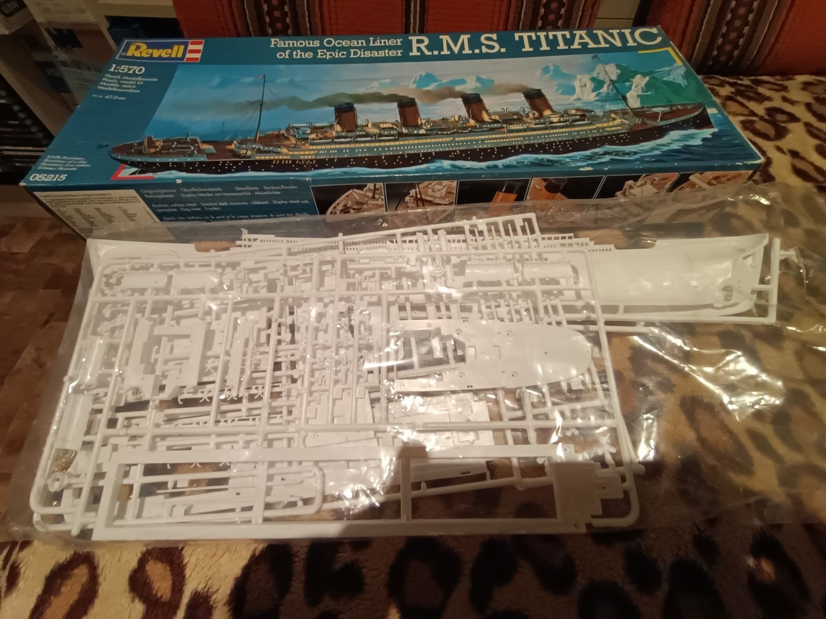 Model do sklejania Titanic 1:570 Revell