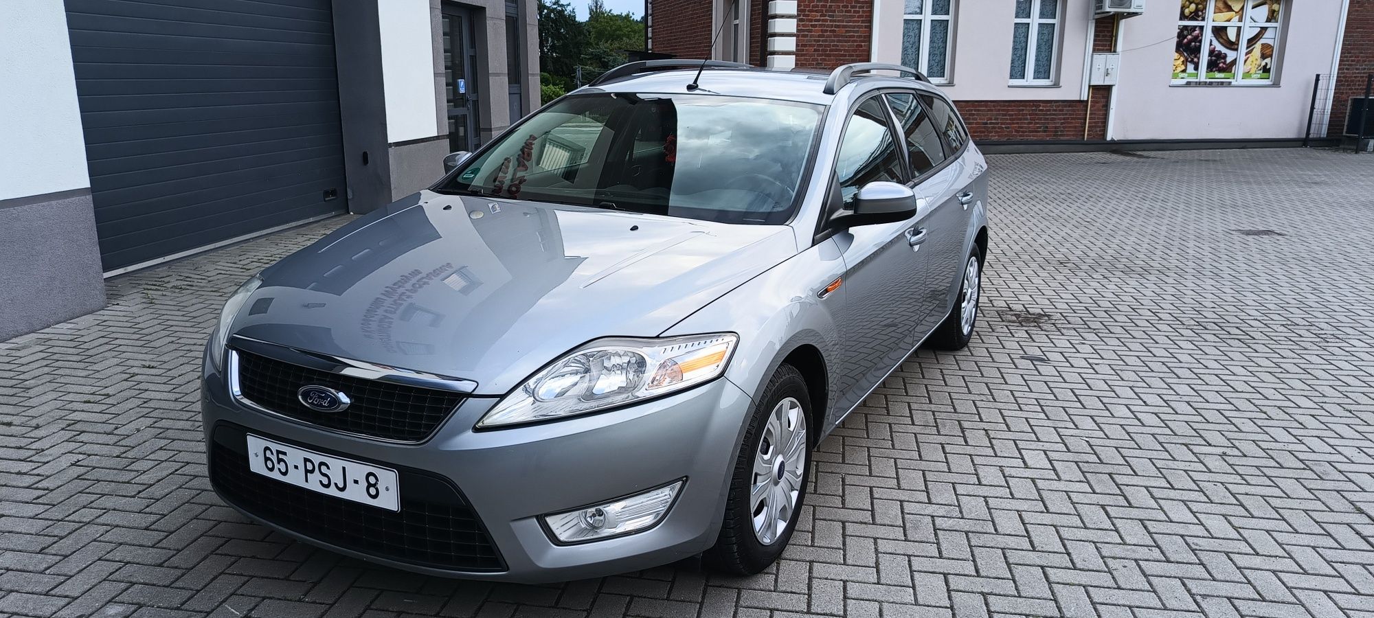 Sprzedam bardzo ładnego Forda Mondeo 1.6 benzyna sprowadzony z Holandi