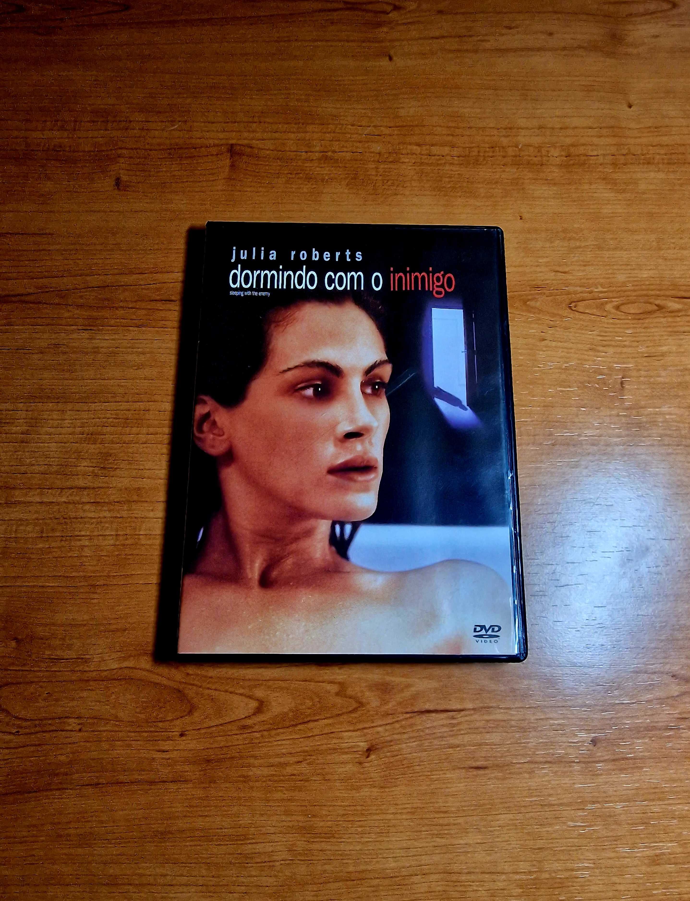 DORMINDO COM O INIMIGO (Julia Roberts/Patrick Bergin) Um Thriller real
