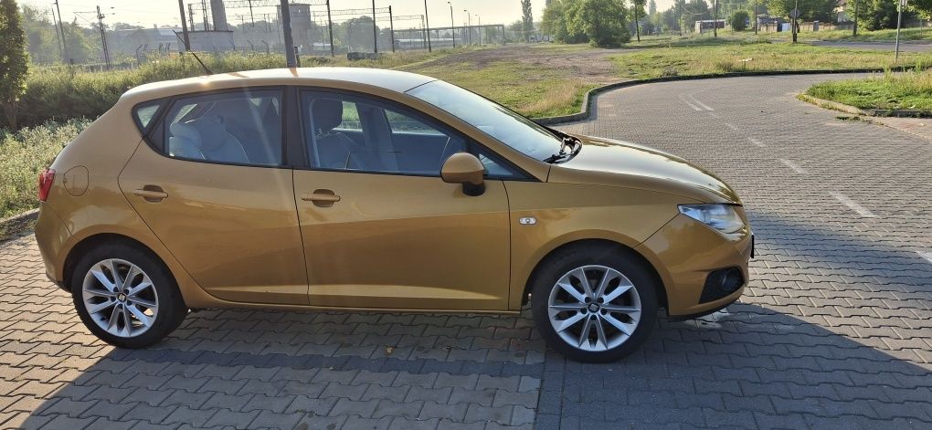 Seat ibiza hatchback automat niski przebieg