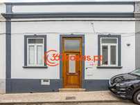 Moradia T3+1 com logradouro no Centro da cidade de Faro