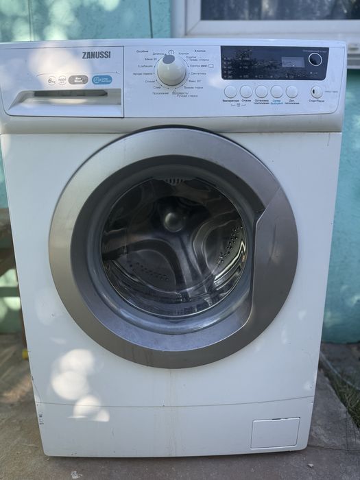 Пральна машинка zanussi