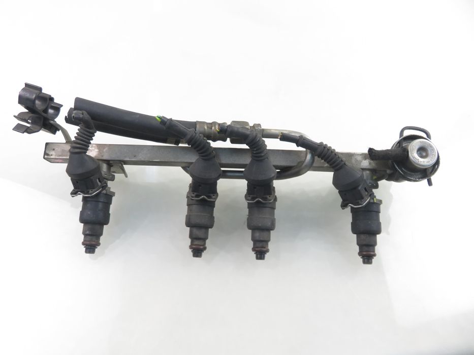 Listwa Wtryskowa Audi A4 B5 1.6 - Adp Adp