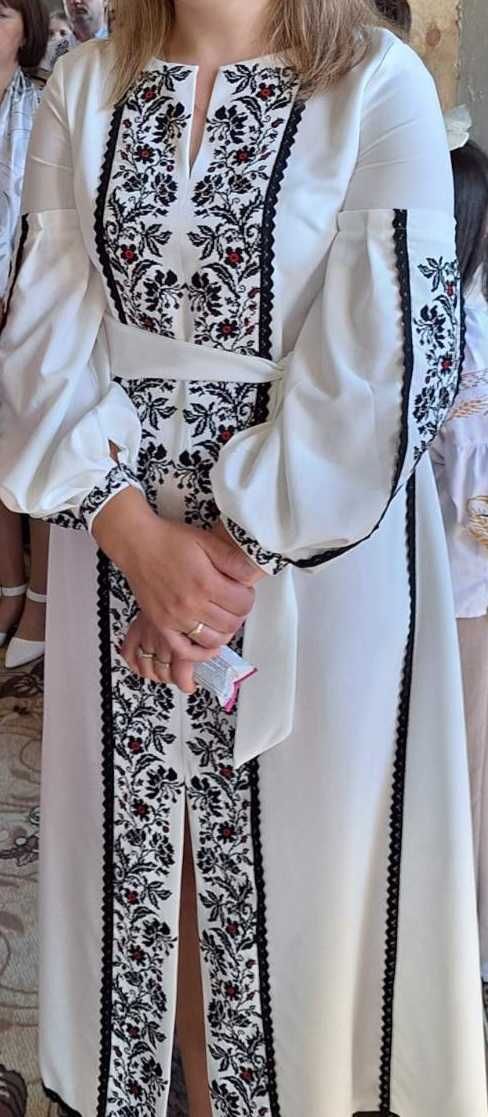 Вишите плаття нове