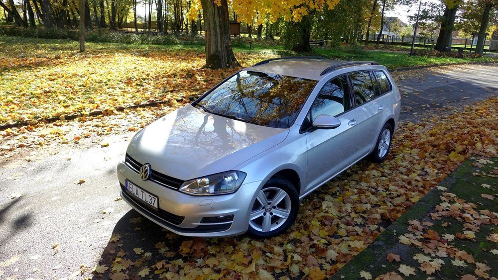 Volkswagen Golf .. Nawigacja .. Klimatronik .. 2 x PDC .. Grzane Fotele i Lusterka ..