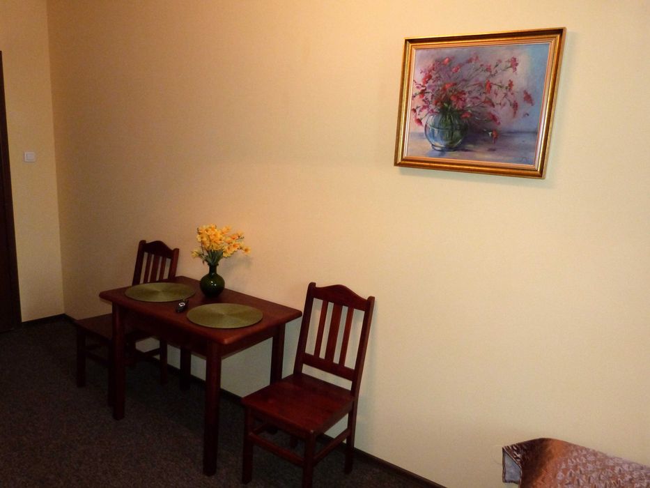 Centrum, Świętoduska 8, koło DEPTAKA