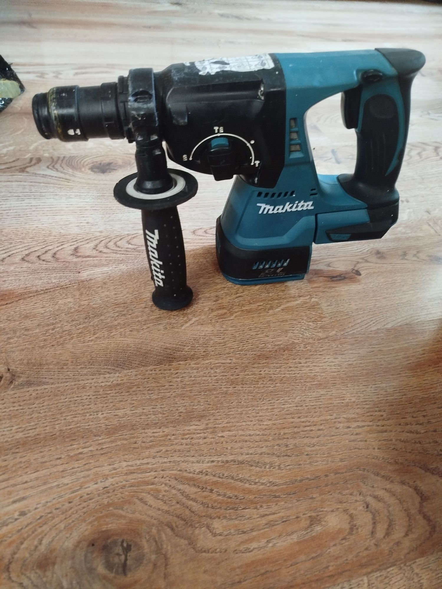 Młotowiertarka Makita DHR 243 LXT BL 18V