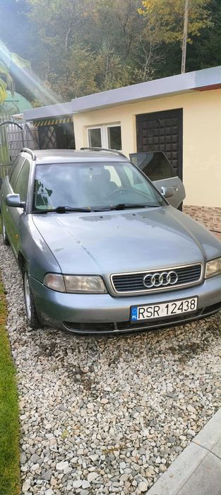 AUDI A4 B5 1997 2,4 benzyna+gAZ (uszkodzone)