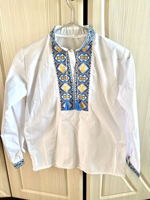 Вишиванка з тризубом 10-11 років