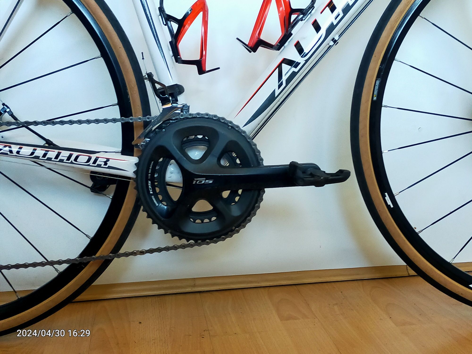 rower szosowy Author Aura 55 disc widelec karbon sztywna oś rozmiar 54