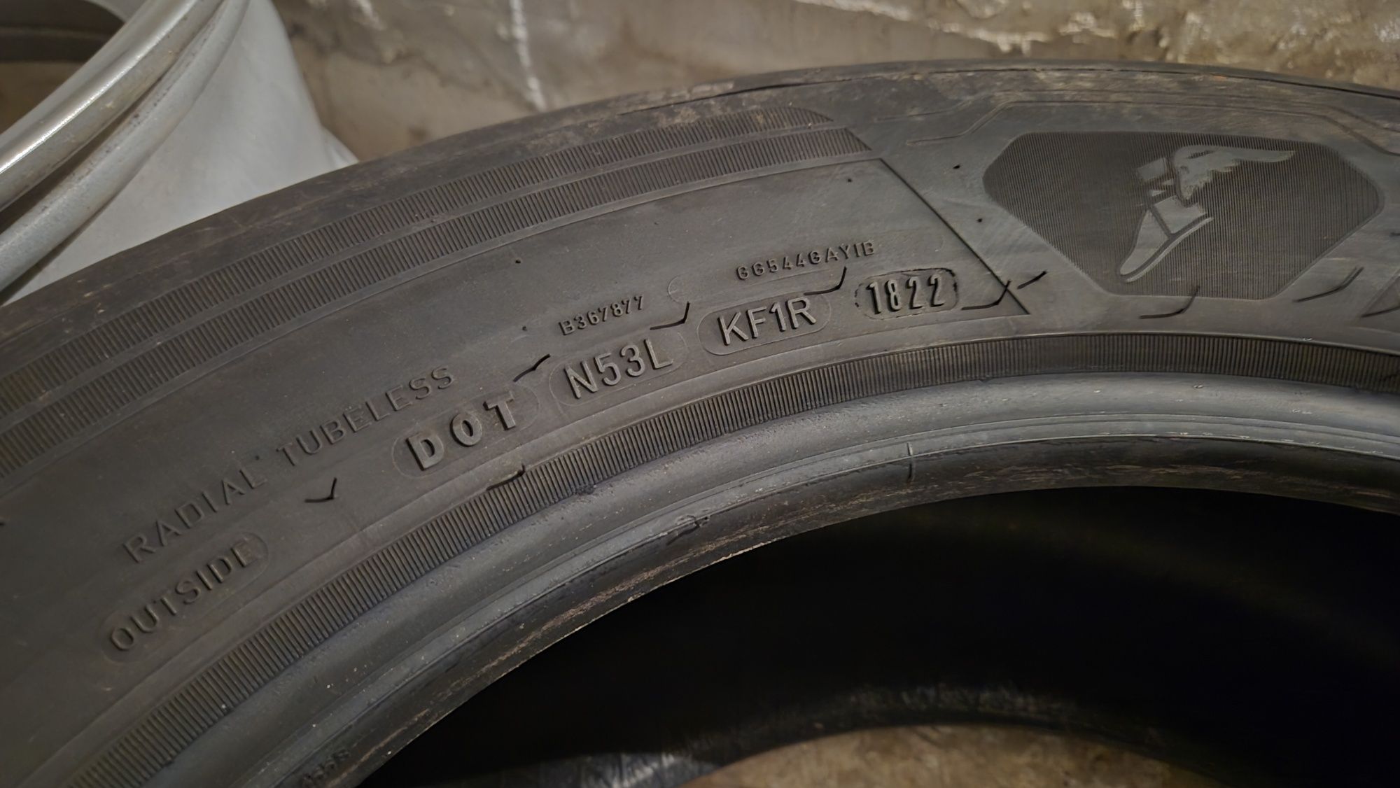 Шини 235/55 r18 пара Good year eagle f1