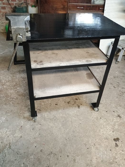 Stół roboczy, warsztatowy z imadłem