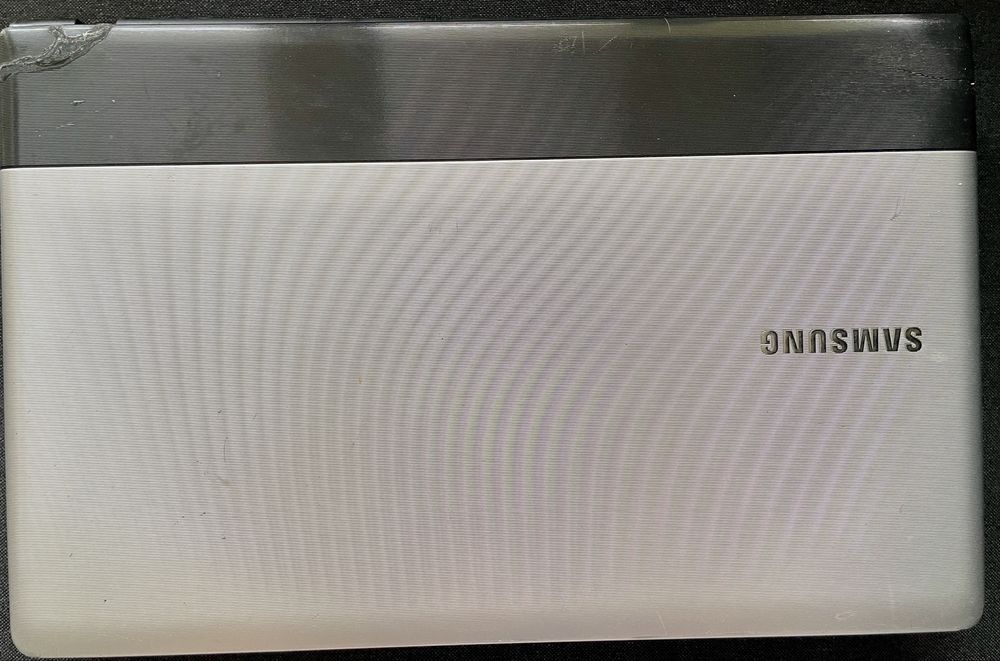 Laptop samsung np300e5a