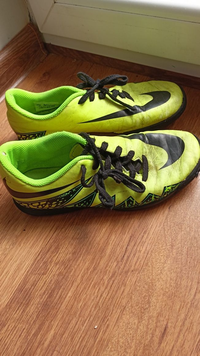 Buty Nike halówki korki rozmiar 38,5