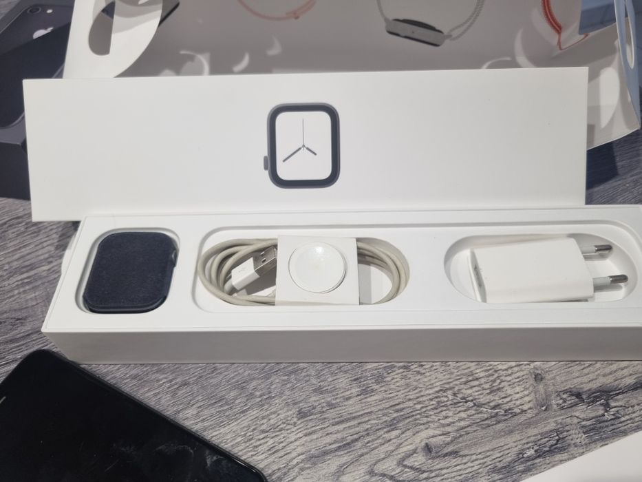 Iphone 8 + smart watch 4