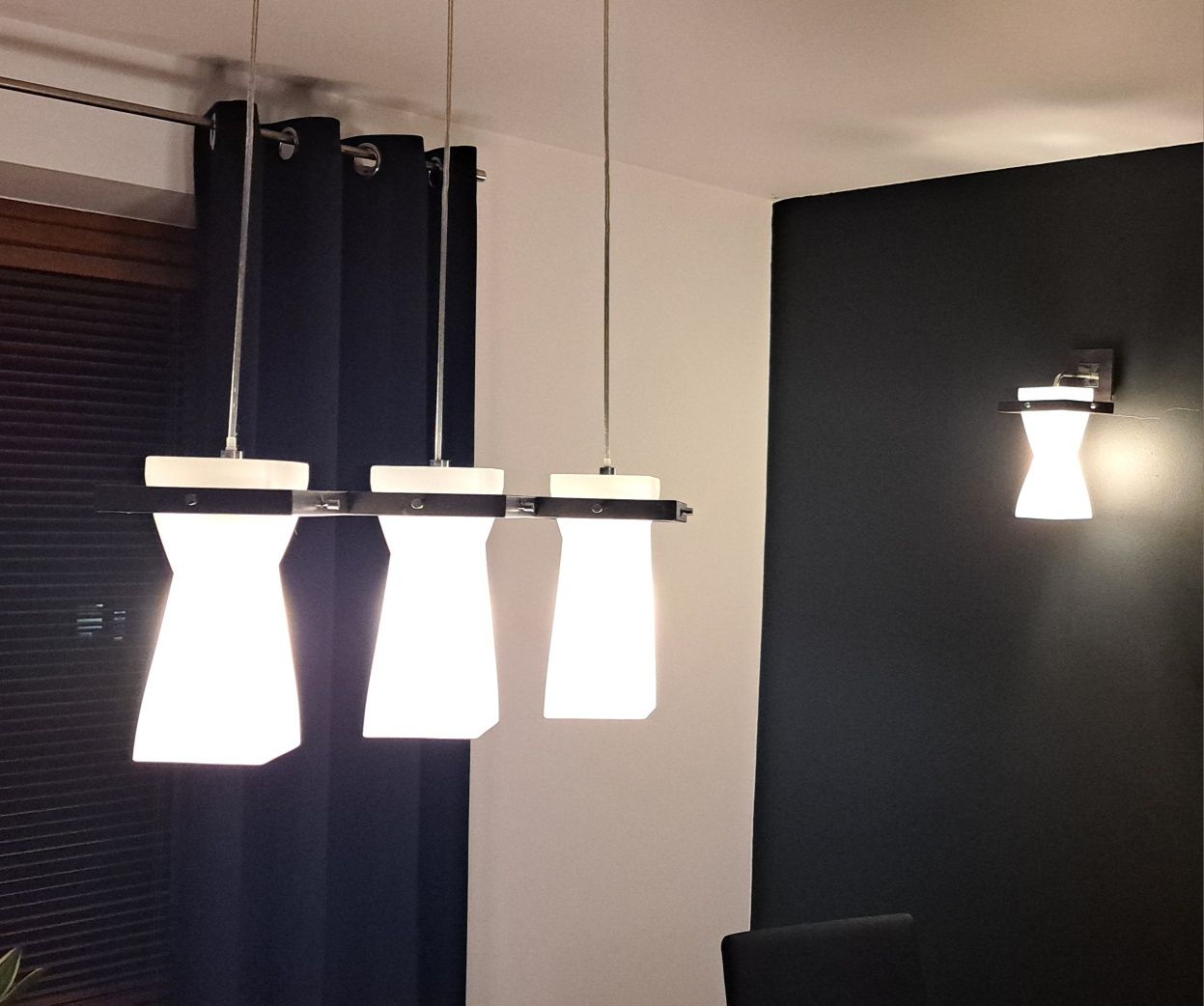 Lampy wiszące + kinkiet.