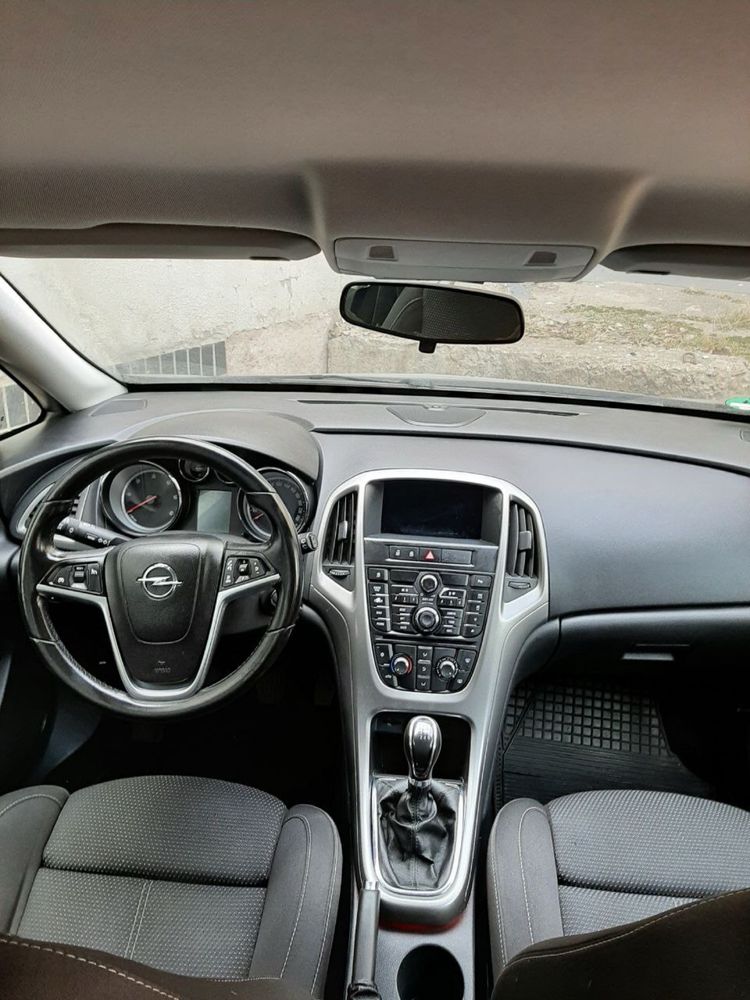 Opel Astra 2012 1.7 Дизель