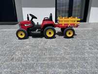 Trator 12V com reboque e comando.