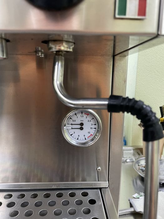 Професійна кавомашина Bezzera Rosare