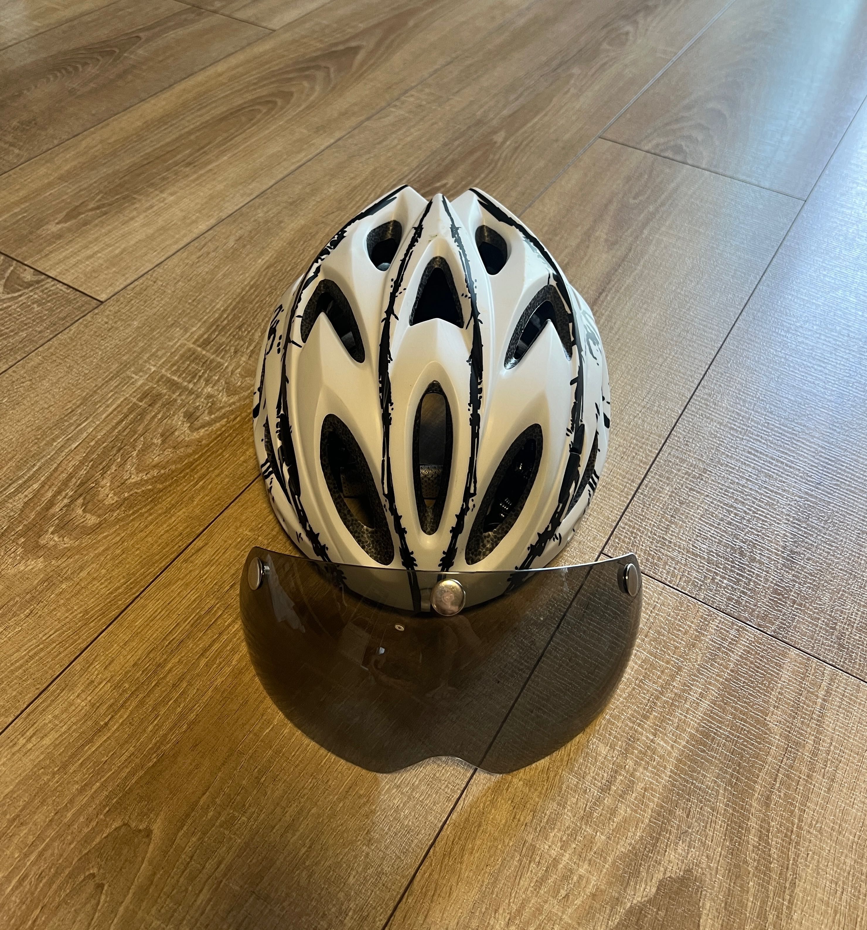 Вело шлем queshark