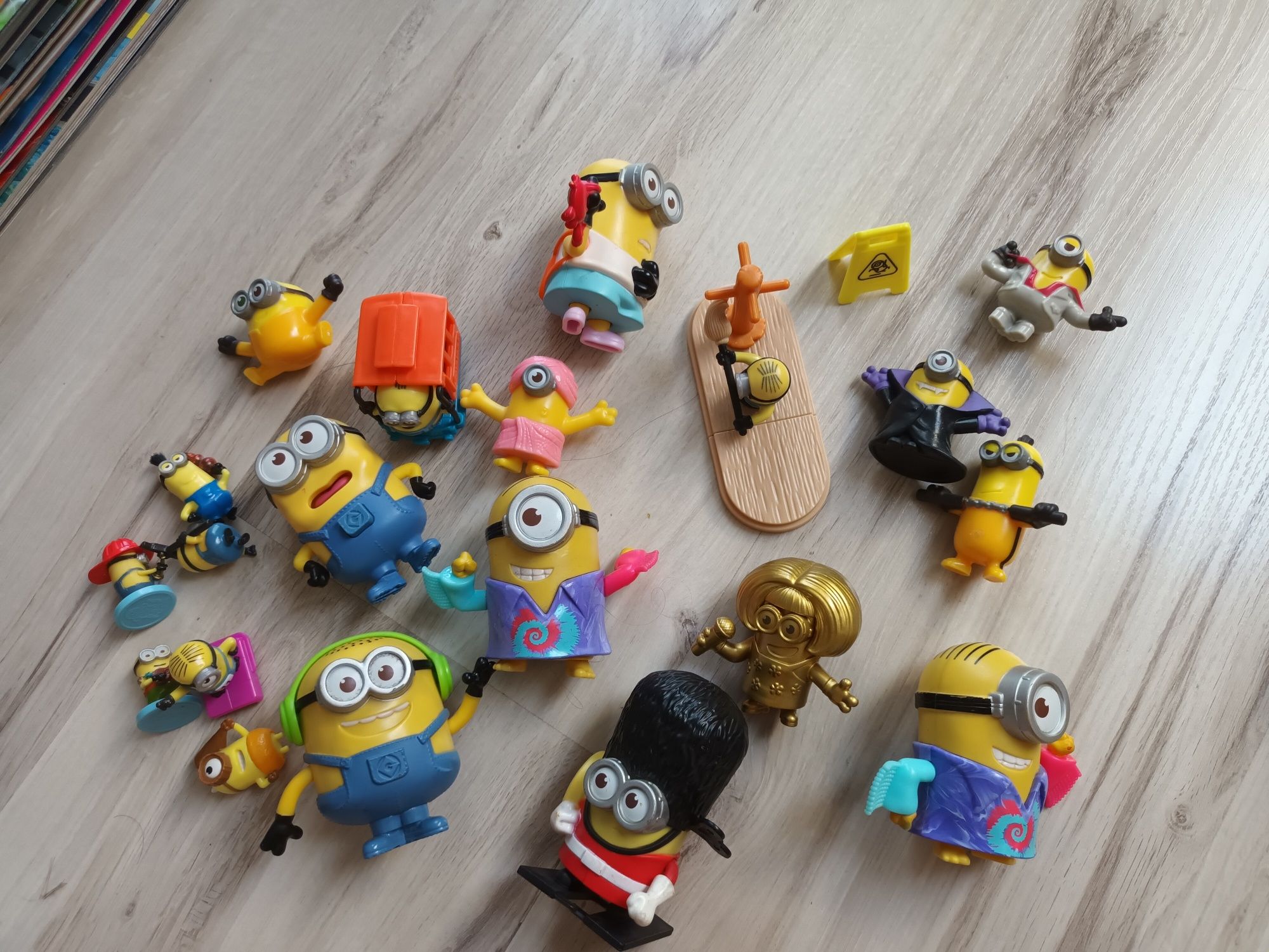 Minionki figurki