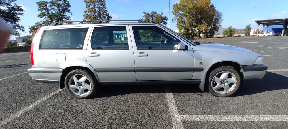 Volvo V70 XC 2.4T manual