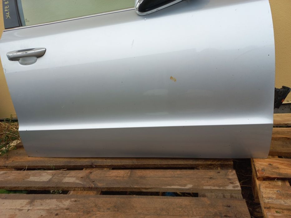 Drzwi prawe przód przednie kompletne skoda superb 2 la7w